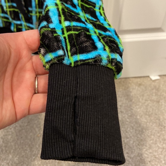 Triple Flip Black, Blue and Green Plaid Patterned Plush Zipping Hoodie - Picture 5 of 7